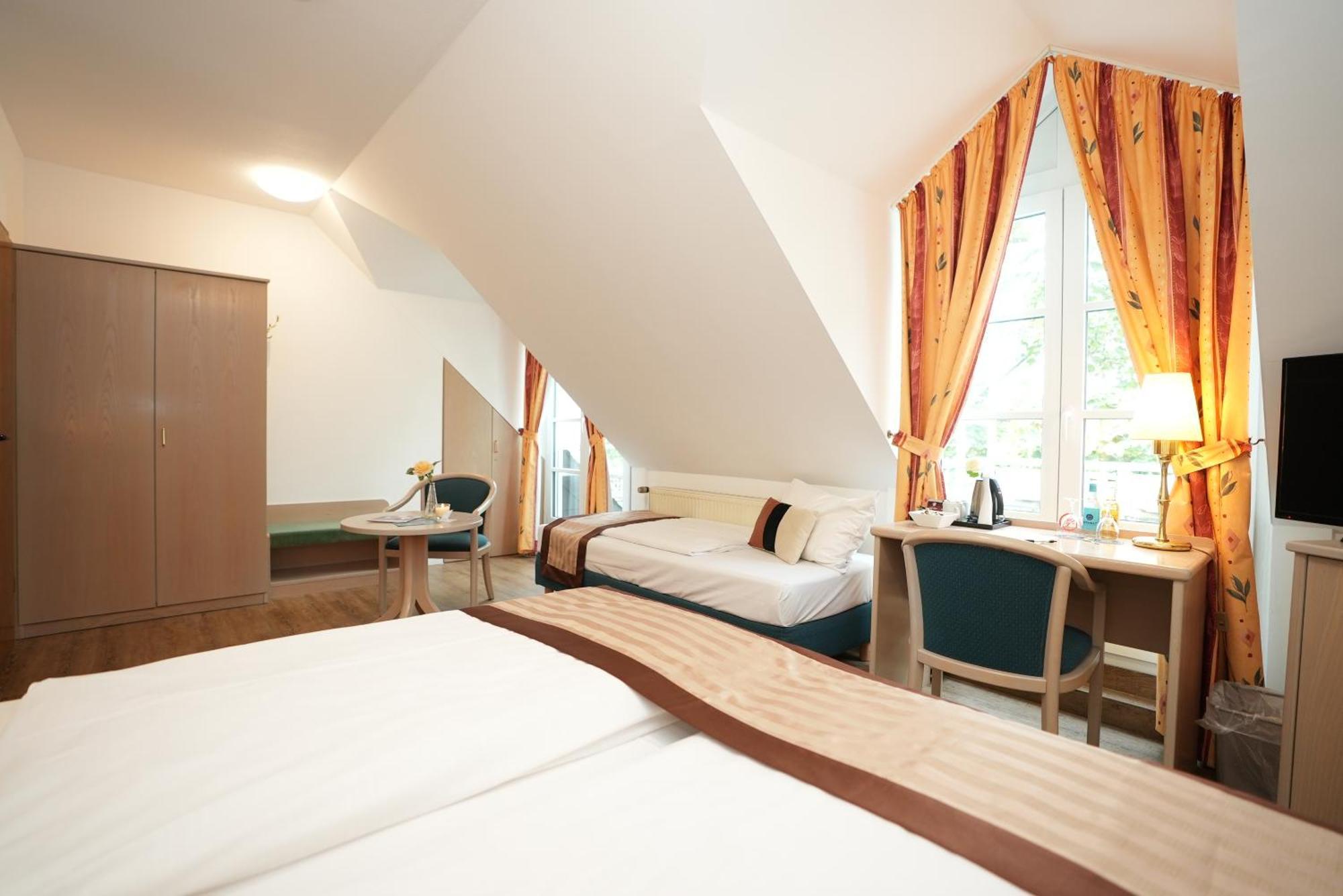 Uno Hotel Posthof Saarlouis Exterior foto